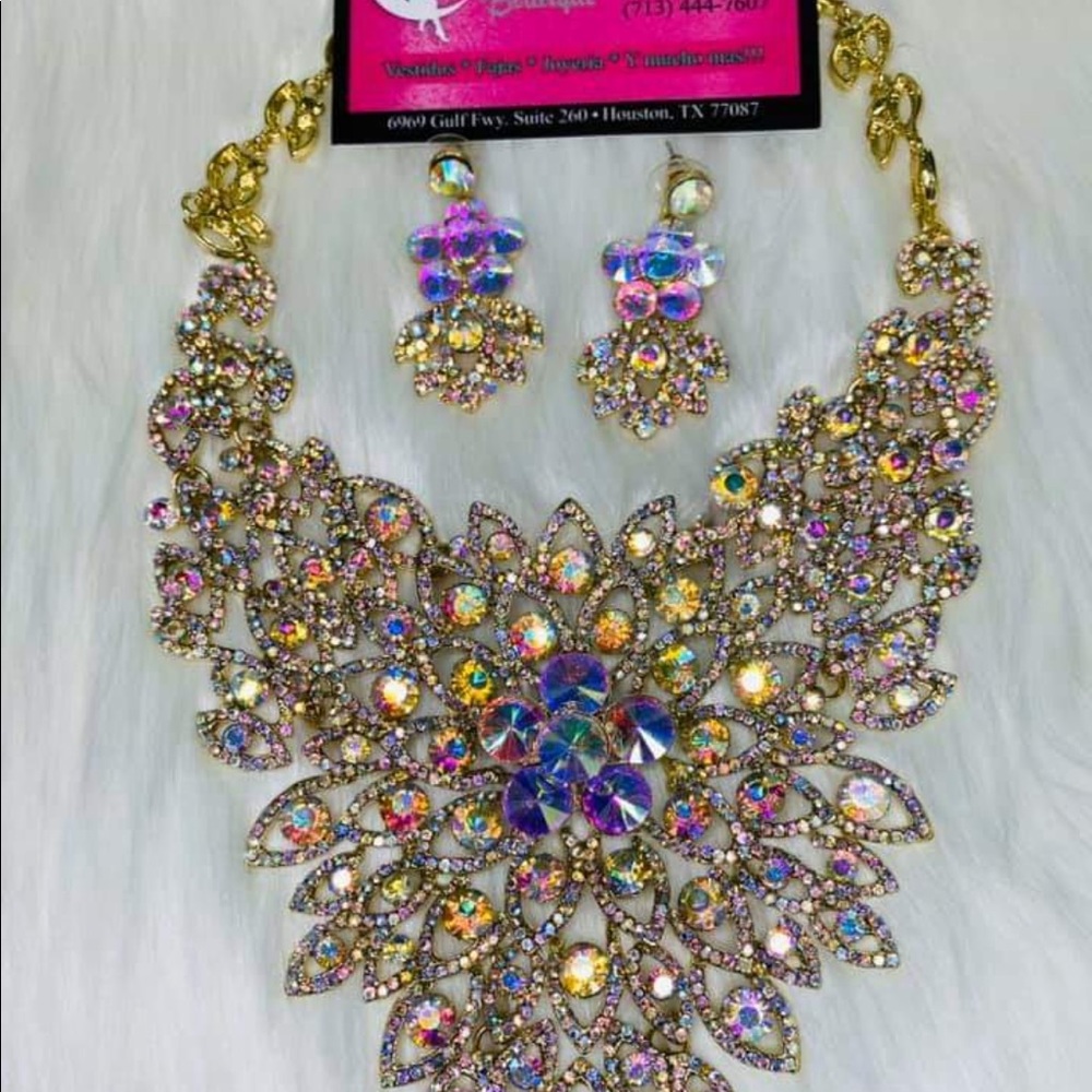 Color Shifting Statement Jewelry Set - Picture 2 of 3